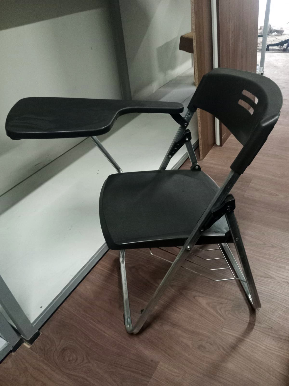 Folding Chair with Writing Tablet - Image 4