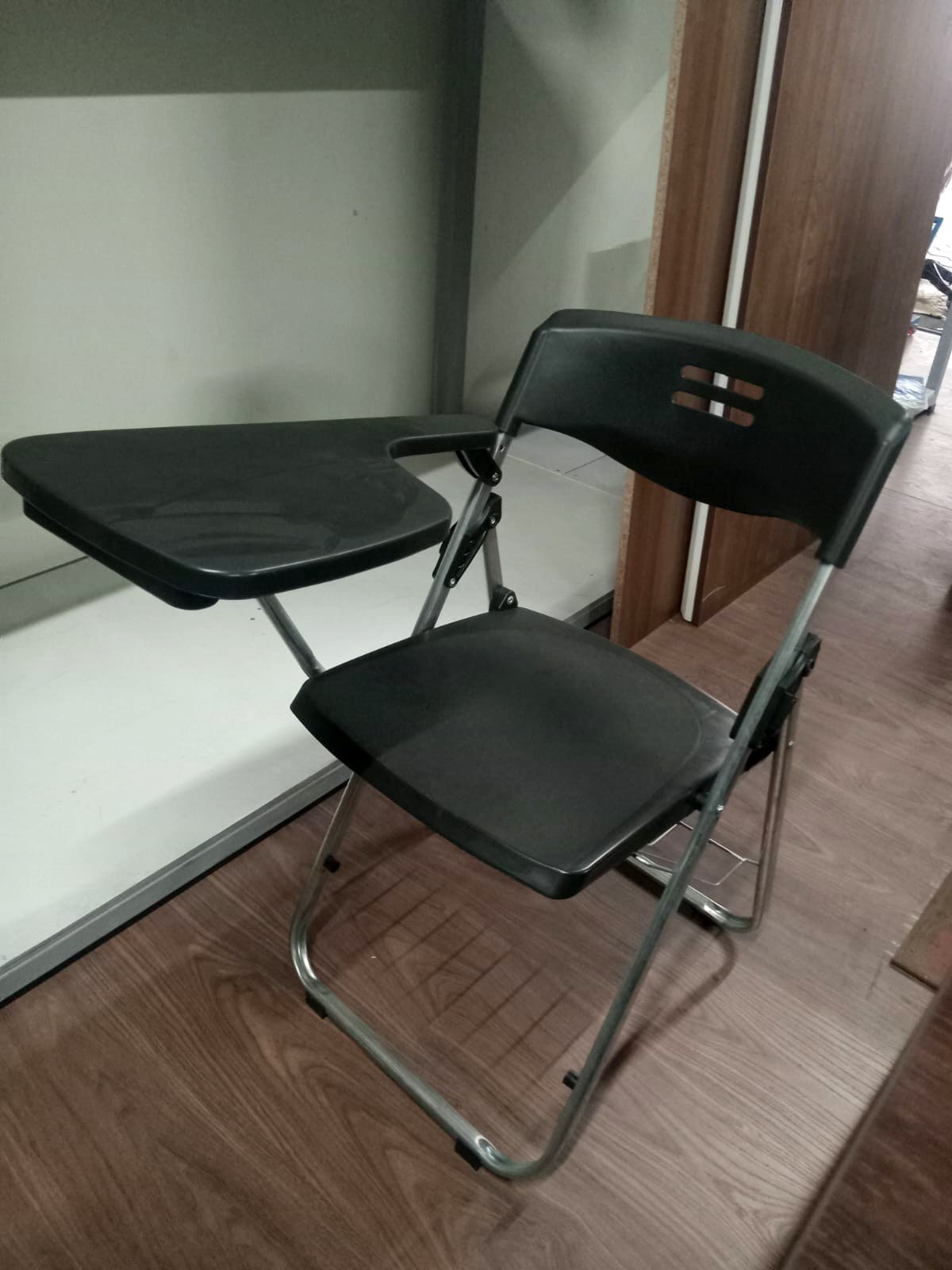 Folding Chair with Writing Tablet - Image 5